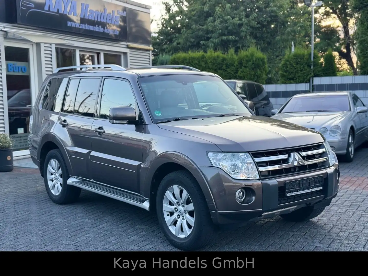 Mitsubishi Pajero 3.2 DI-D Instyle Leder/Navi/Kamera/7-Sitz Braun - 1
