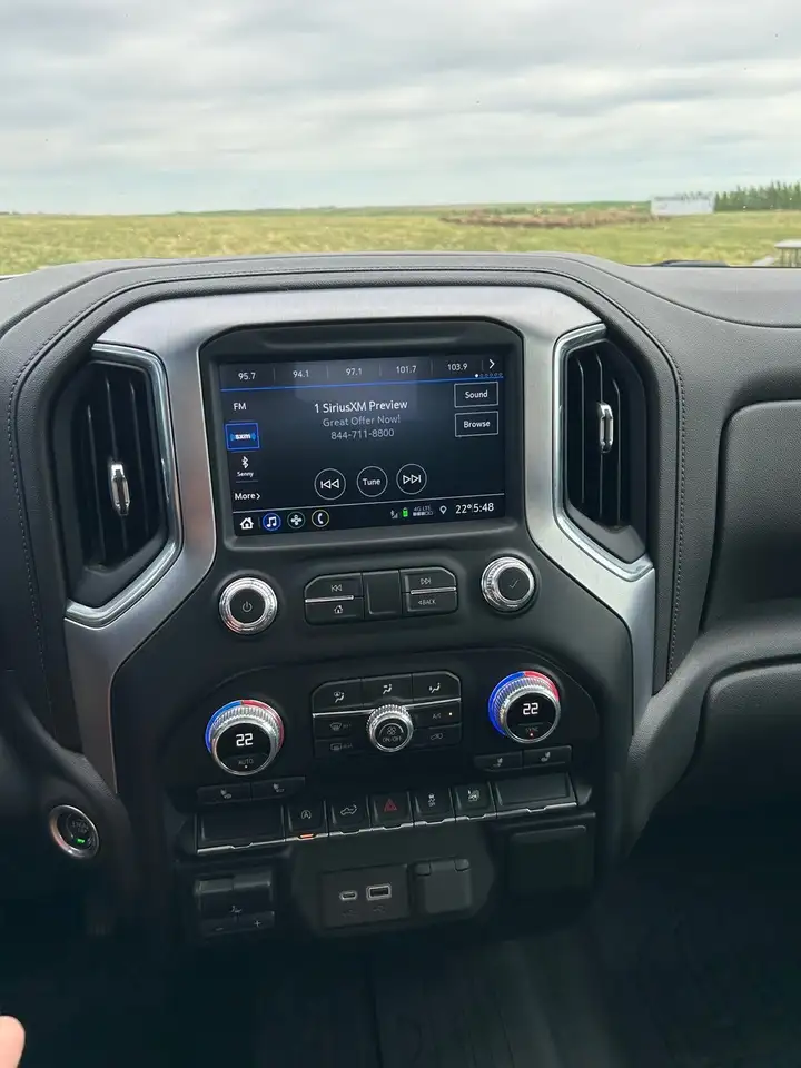 GMC Sierra 1500 снимка GMC Sierra 1500