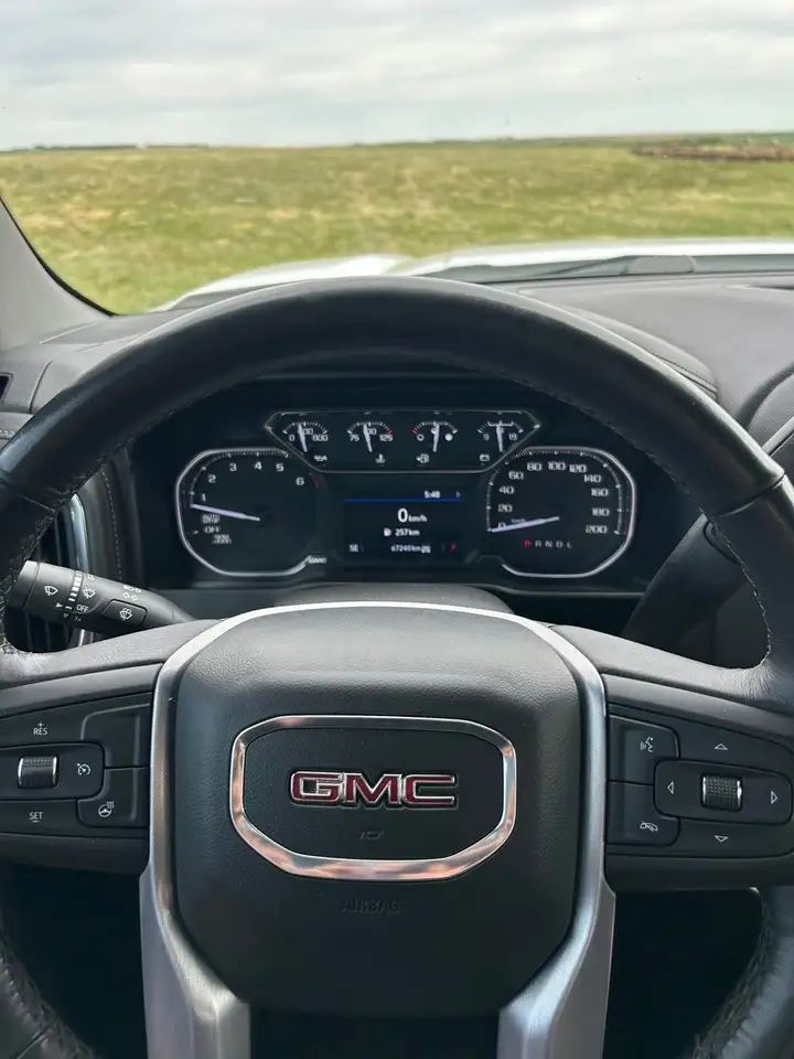 GMC Sierra 1500 снимка GMC Sierra 1500