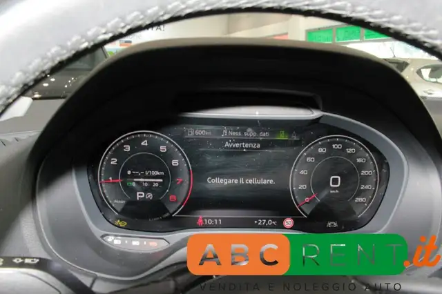 Audi Q2 view 13