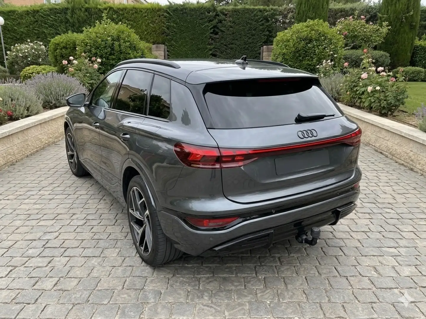 Audi Q6 e-tron quattro Black line 285kW 100KWh - 2