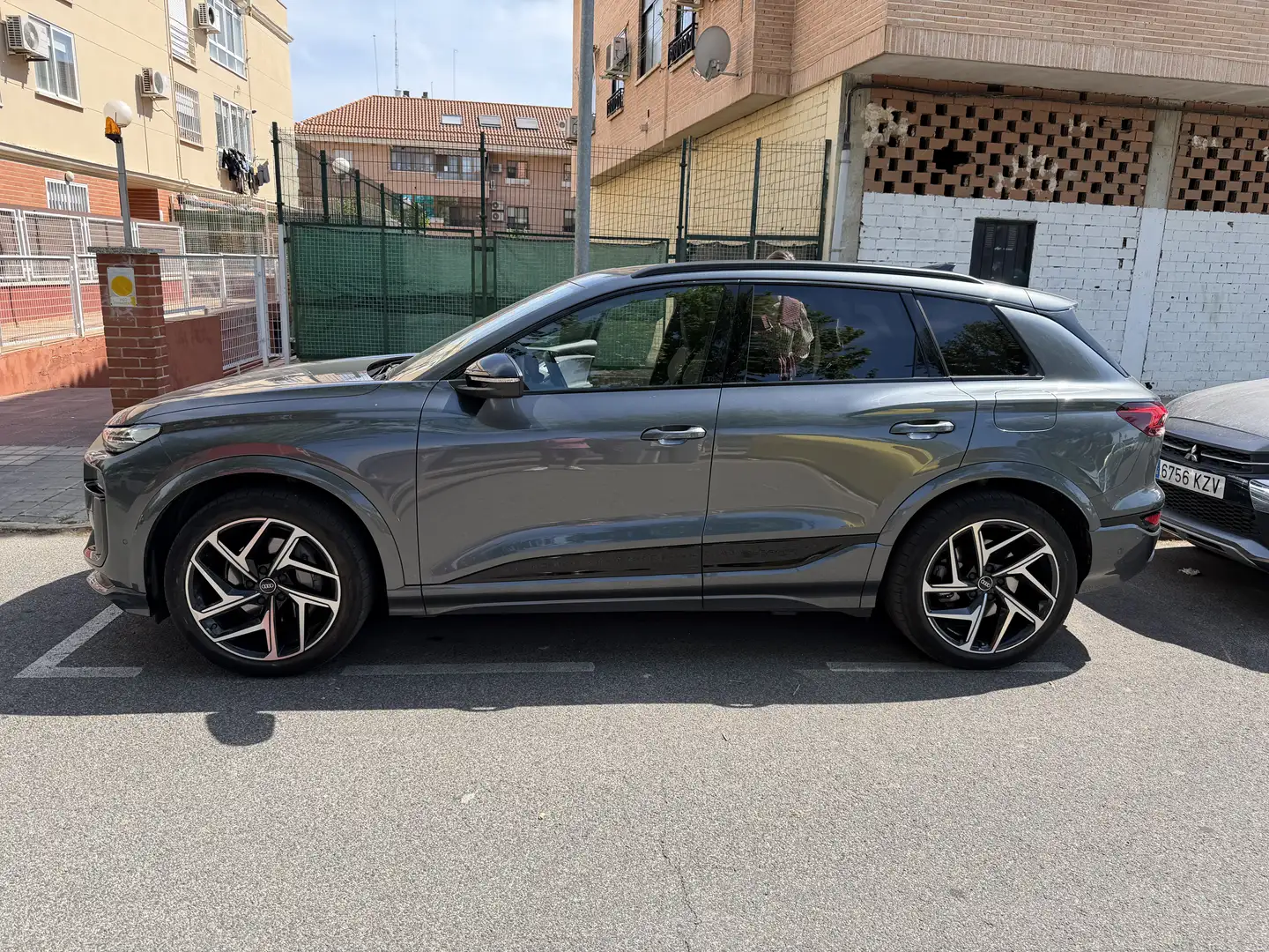 Audi Q6 e-tron quattro Black line 285kW 100KWh - 1