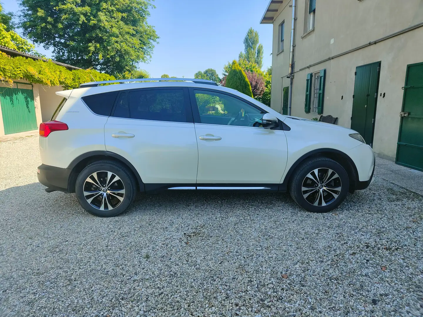 Toyota RAV 4 Rav4 IV 2.0 d-4d 2wd 124cv WHITE EDITION Bianco - 1