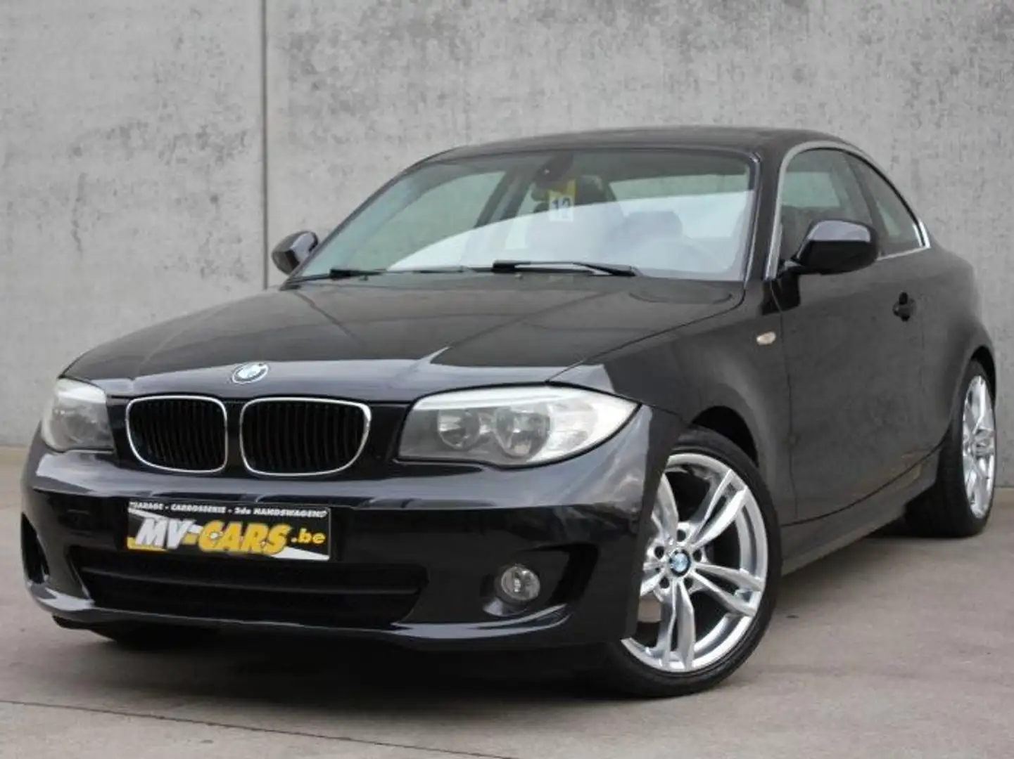 BMW 120 120i Coupe Edition Exclusive Zwart - 2