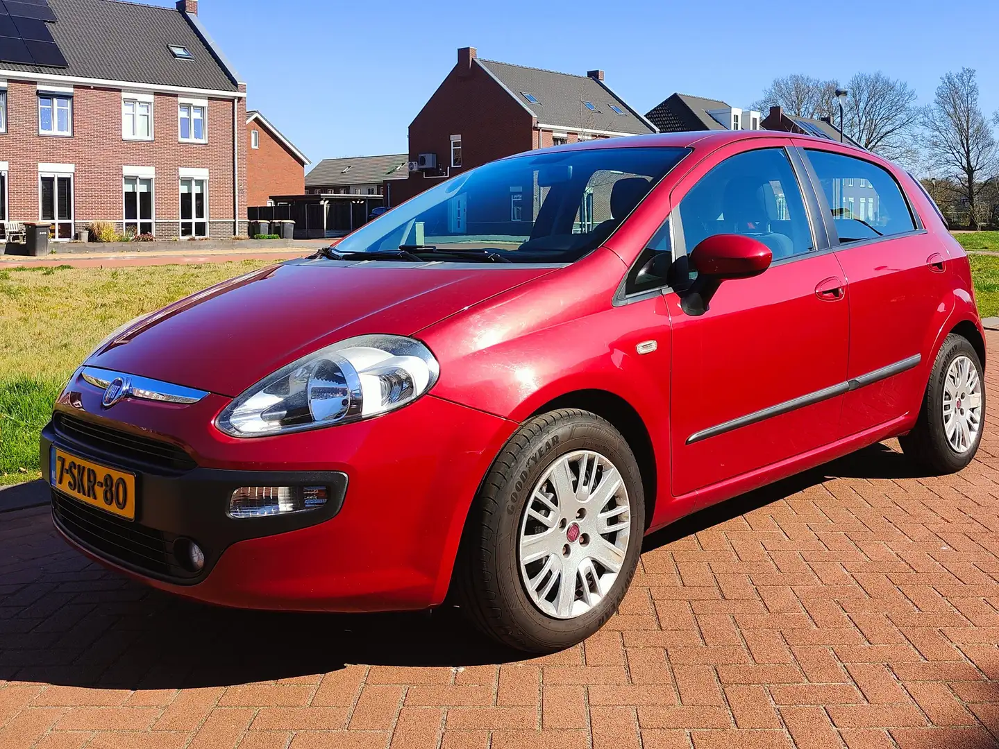 Fiat Punto Punto 1.4-16V m-air Dyn. Rouge - 1