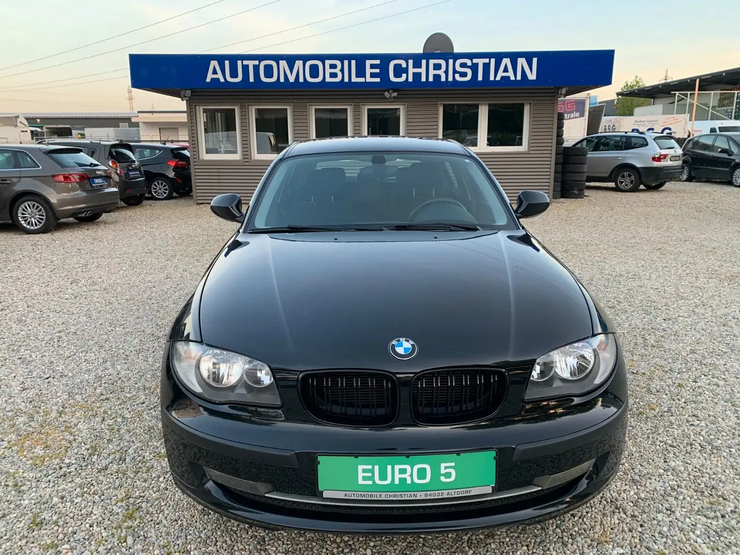 BMW 118 d Klimaautomatik Euro5 Tüv: 06.2026 Negro - 1