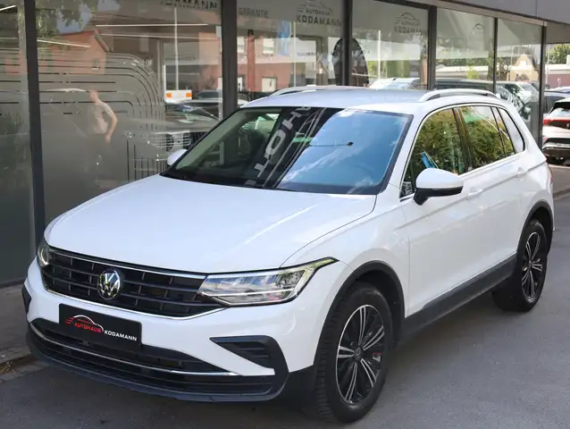 Volkswagen Tiguan view 5