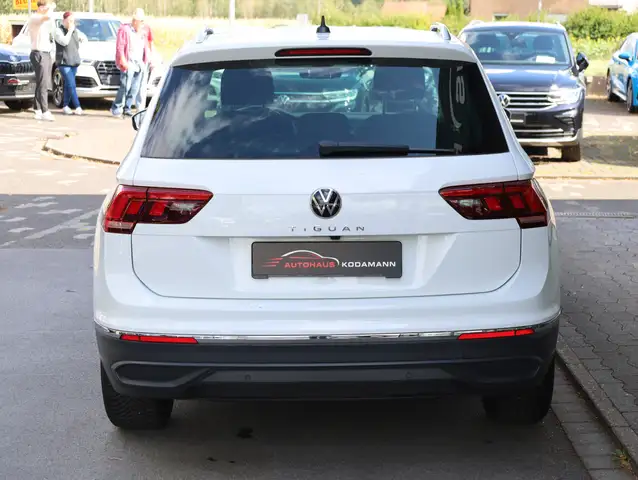 Volkswagen Tiguan view 9