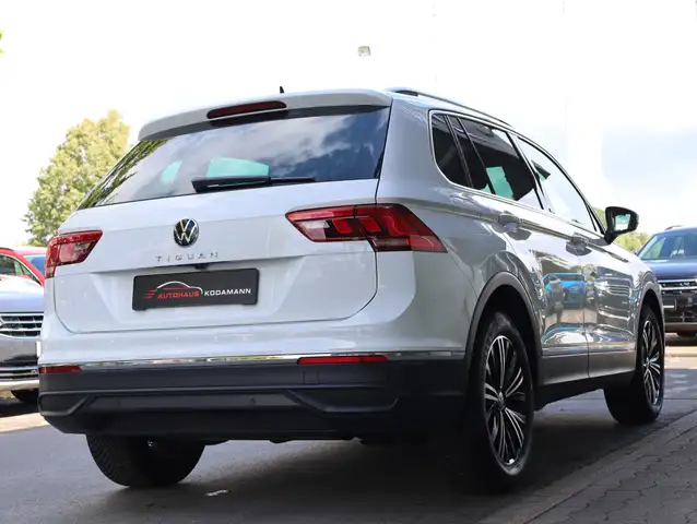 Volkswagen Tiguan view 11