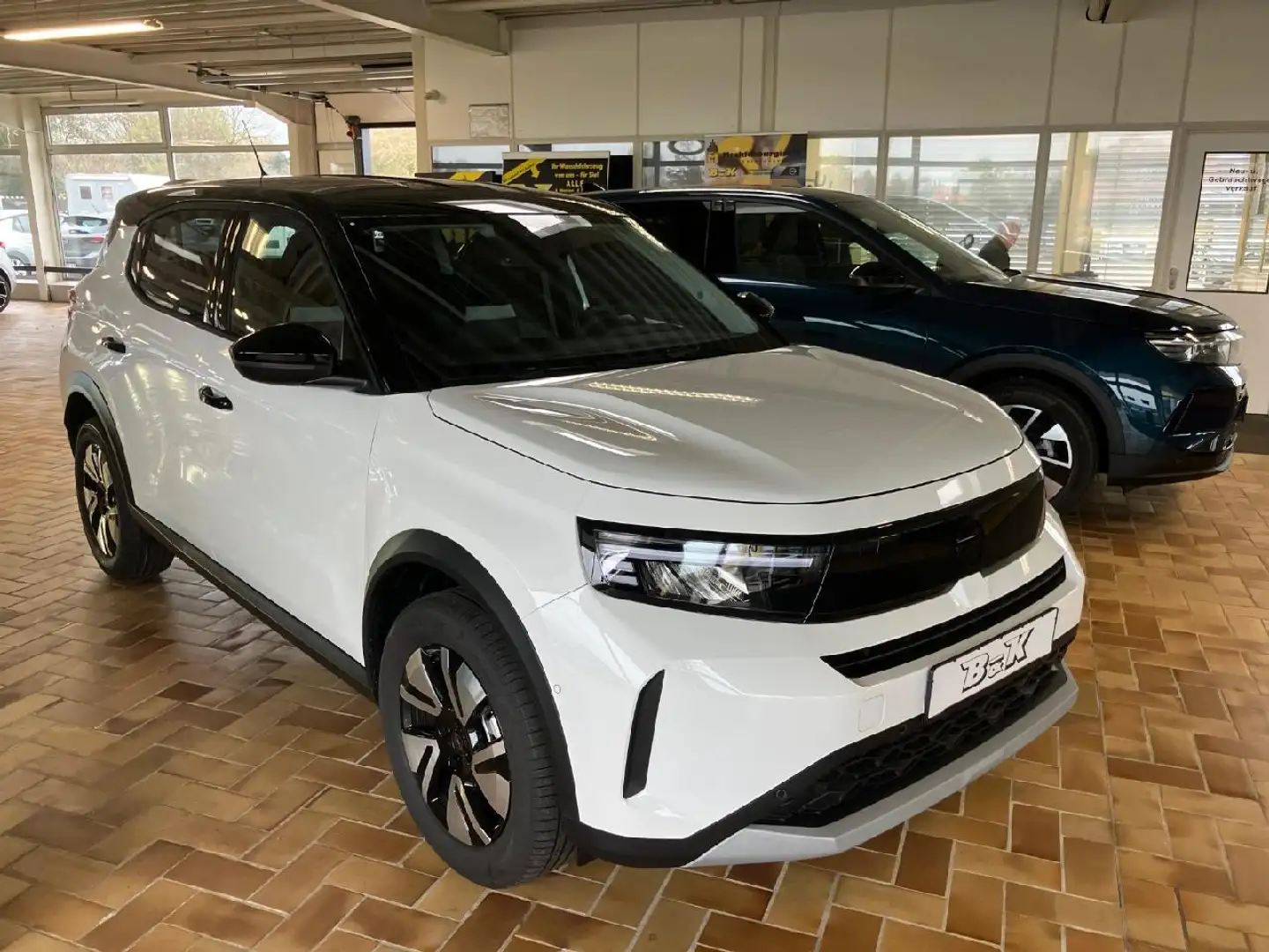 Opel GS 1.2 81 kW Білий - 2