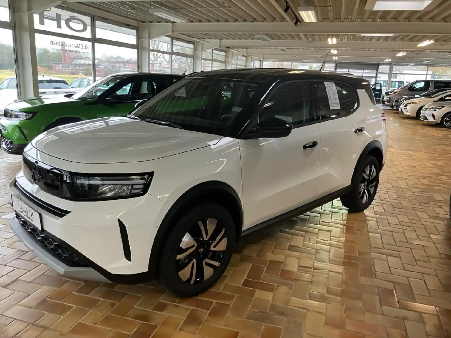 Opel GS 1.2 81 kW Білий - 1