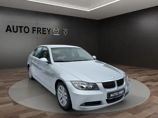 BMW 325 i Limousine LEDER NAVI