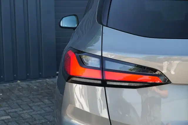 BMW 2 Series view 14