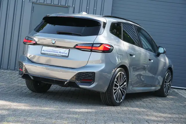 BMW 2 Series view 7