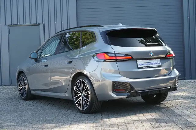 BMW 2 Series view 5