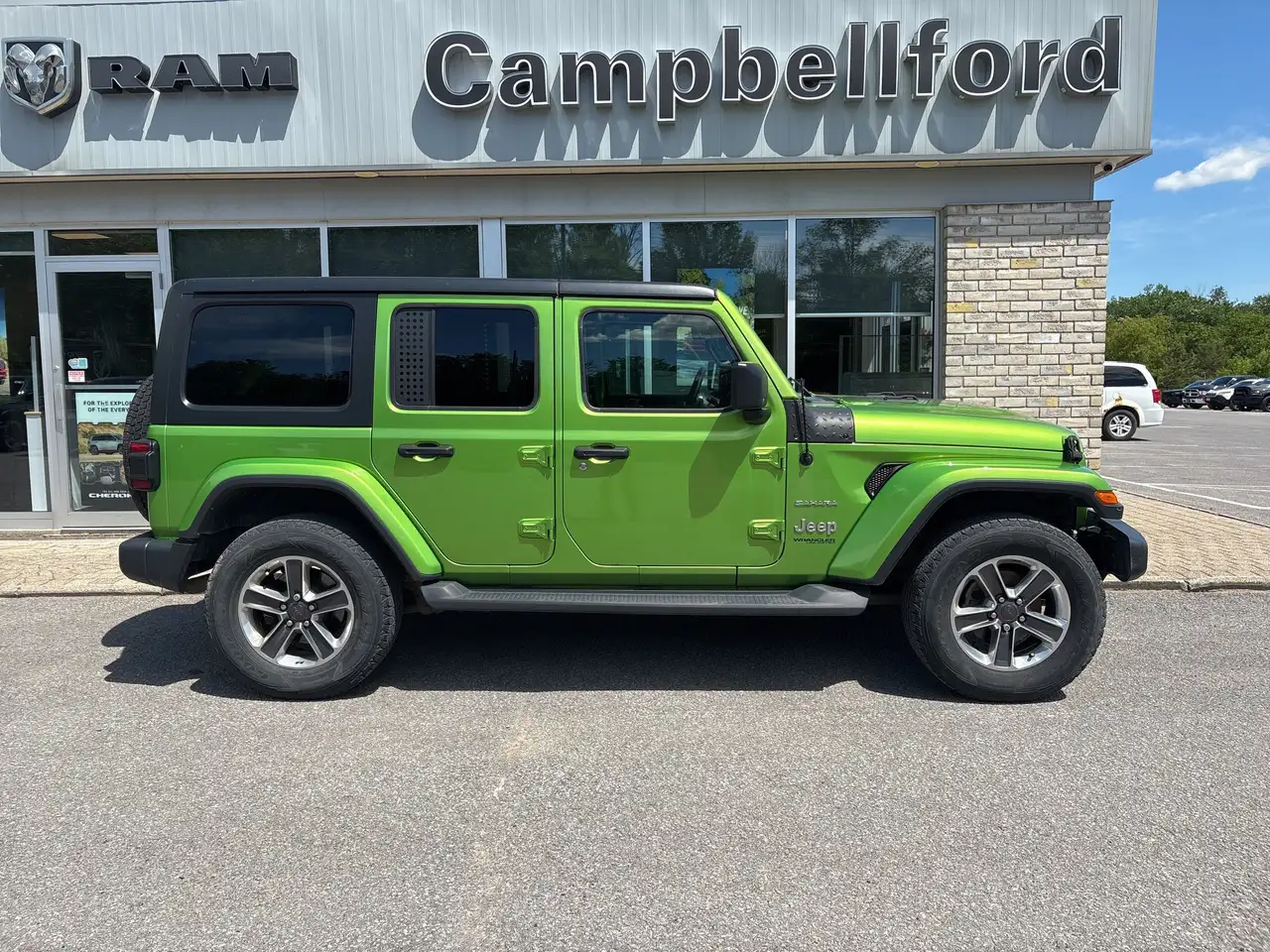 Jeep Wrangler снимка Jeep Wrangler