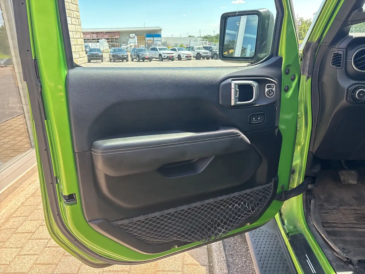 Jeep Wrangler снимка Jeep Wrangler