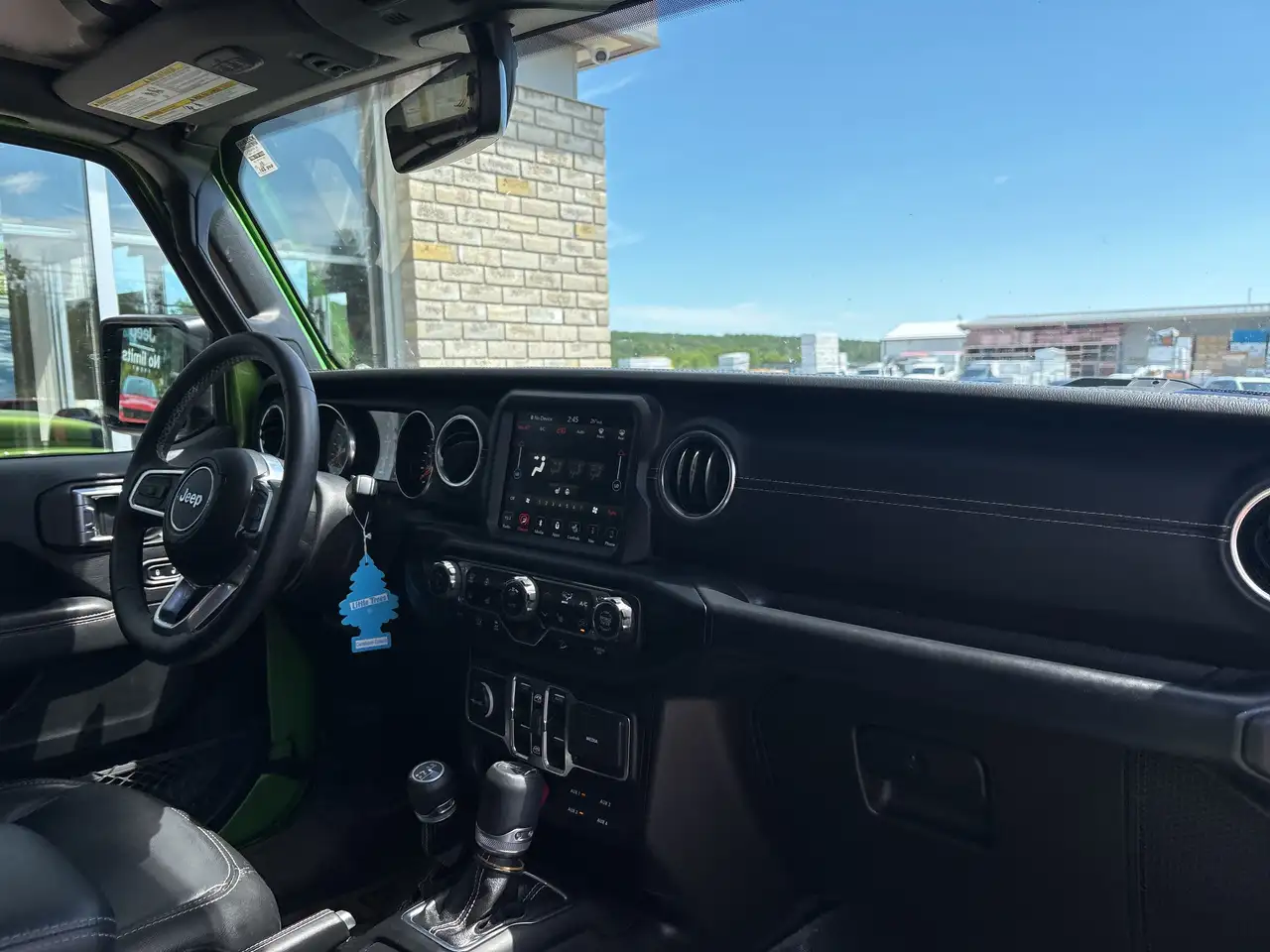 Jeep Wrangler снимка Jeep Wrangler
