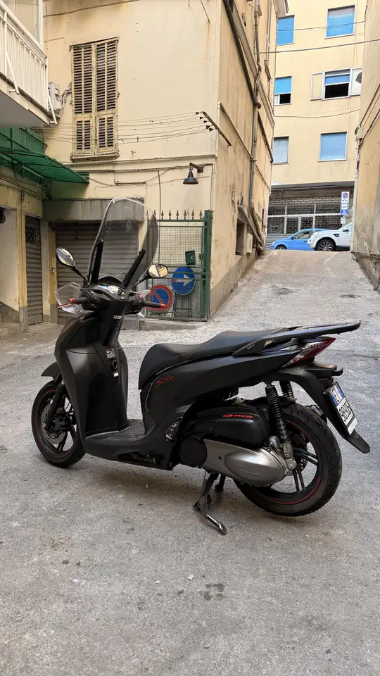 Honda SH 300