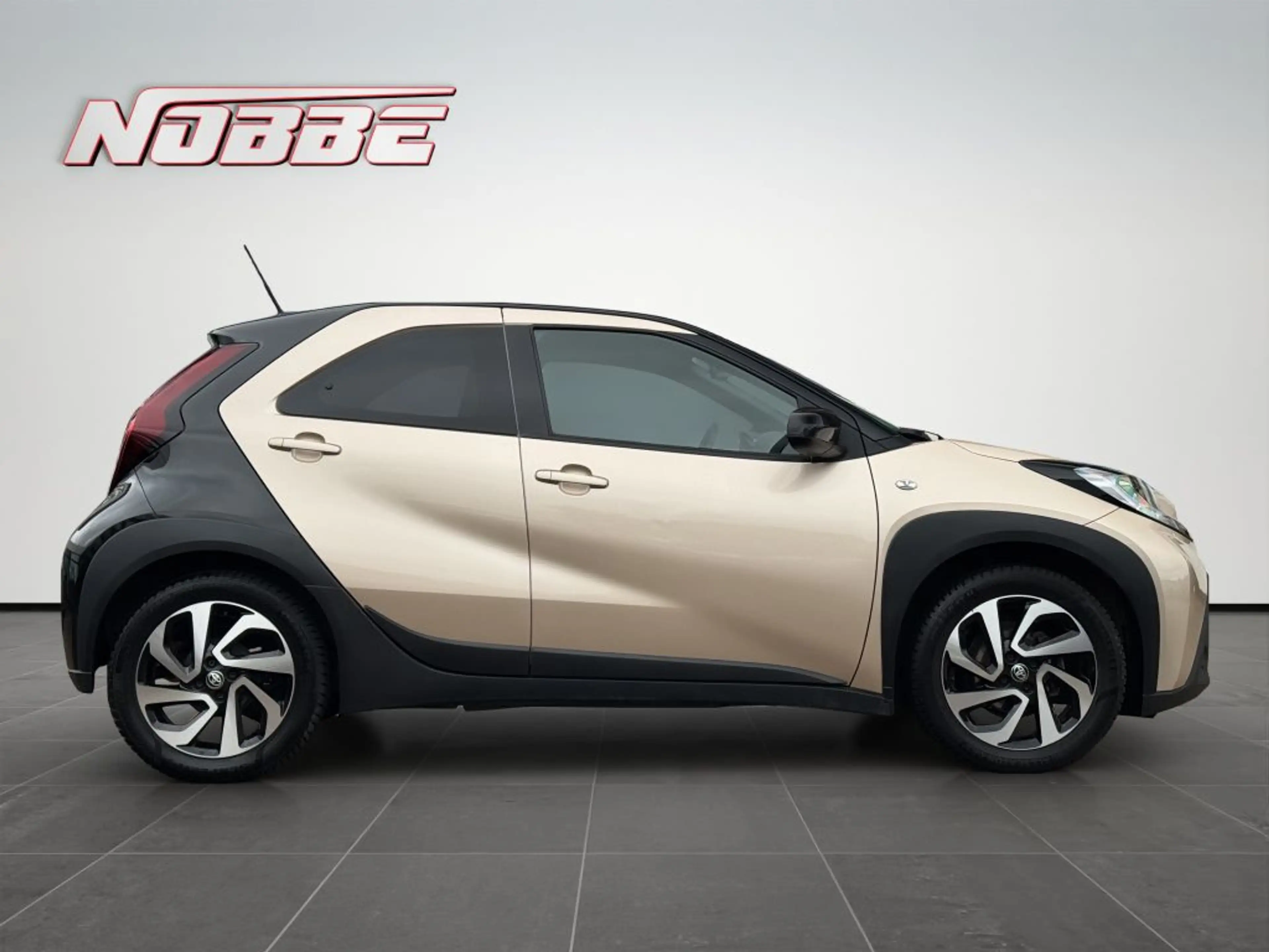 Toyota Aygo X Pulse *Sitzheizung+Kamera+Bluetooth* — photo 6
