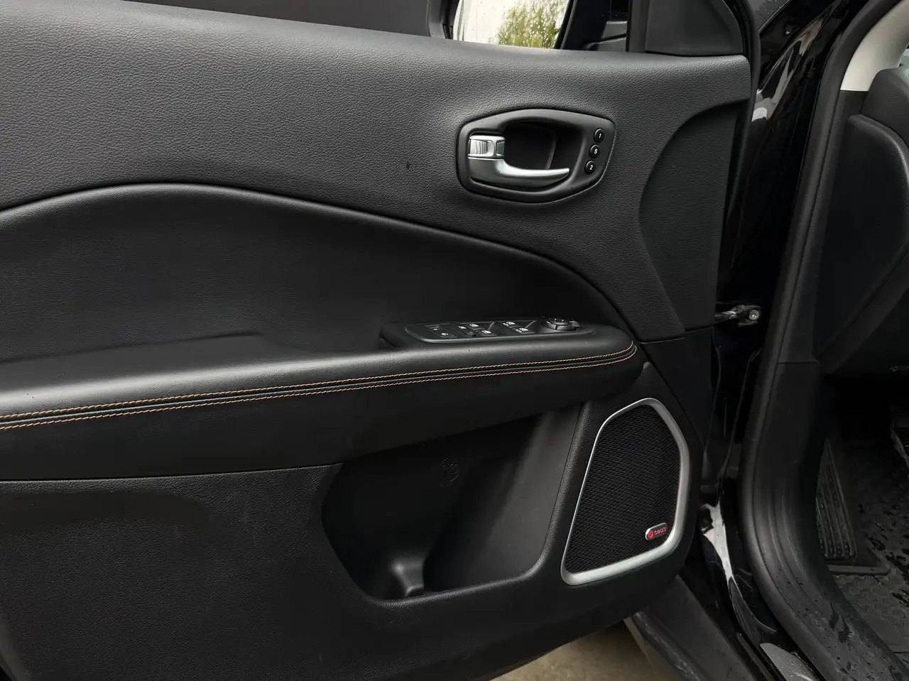 Jeep Compass 1.4 — photo 18 sur 21