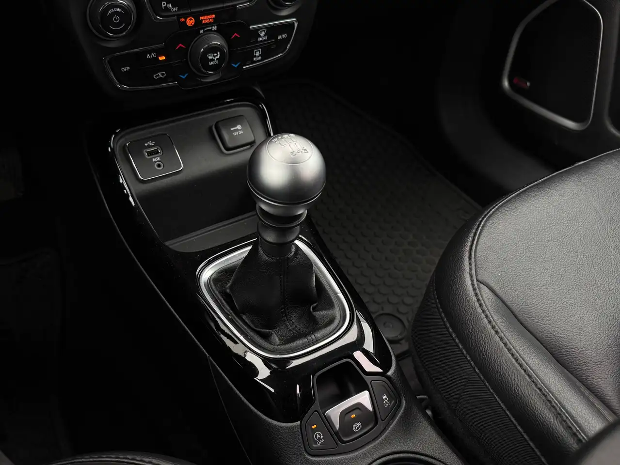 Jeep Compass 1.4 — photo 16 sur 21