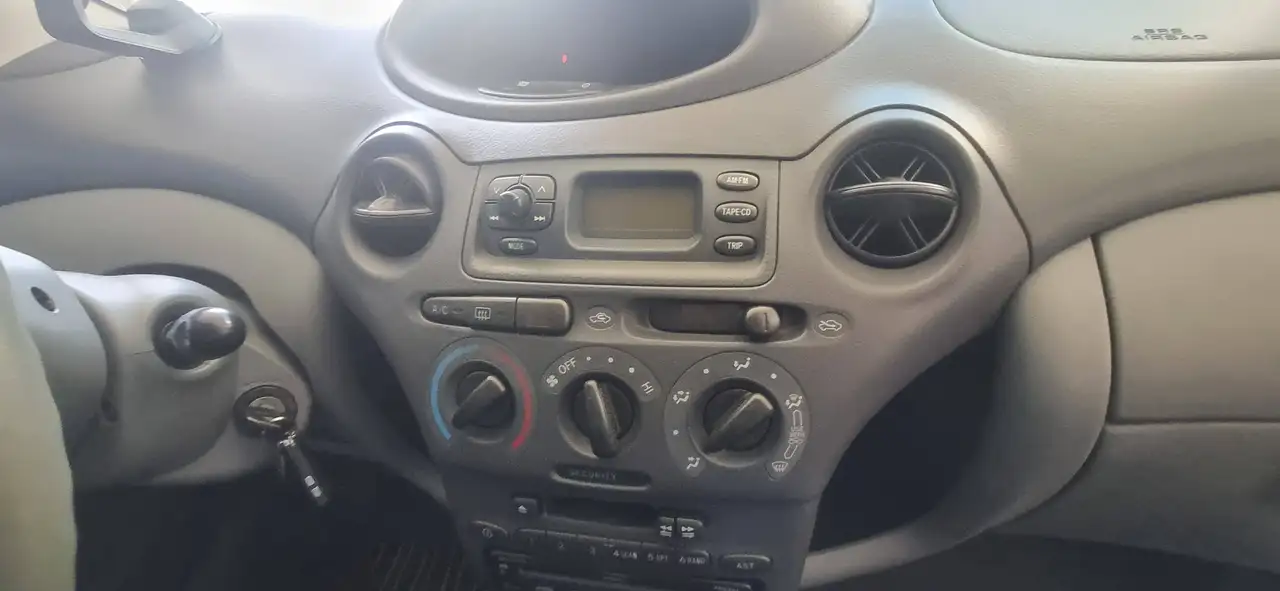 Toyota Yaris 1.0, foto 12