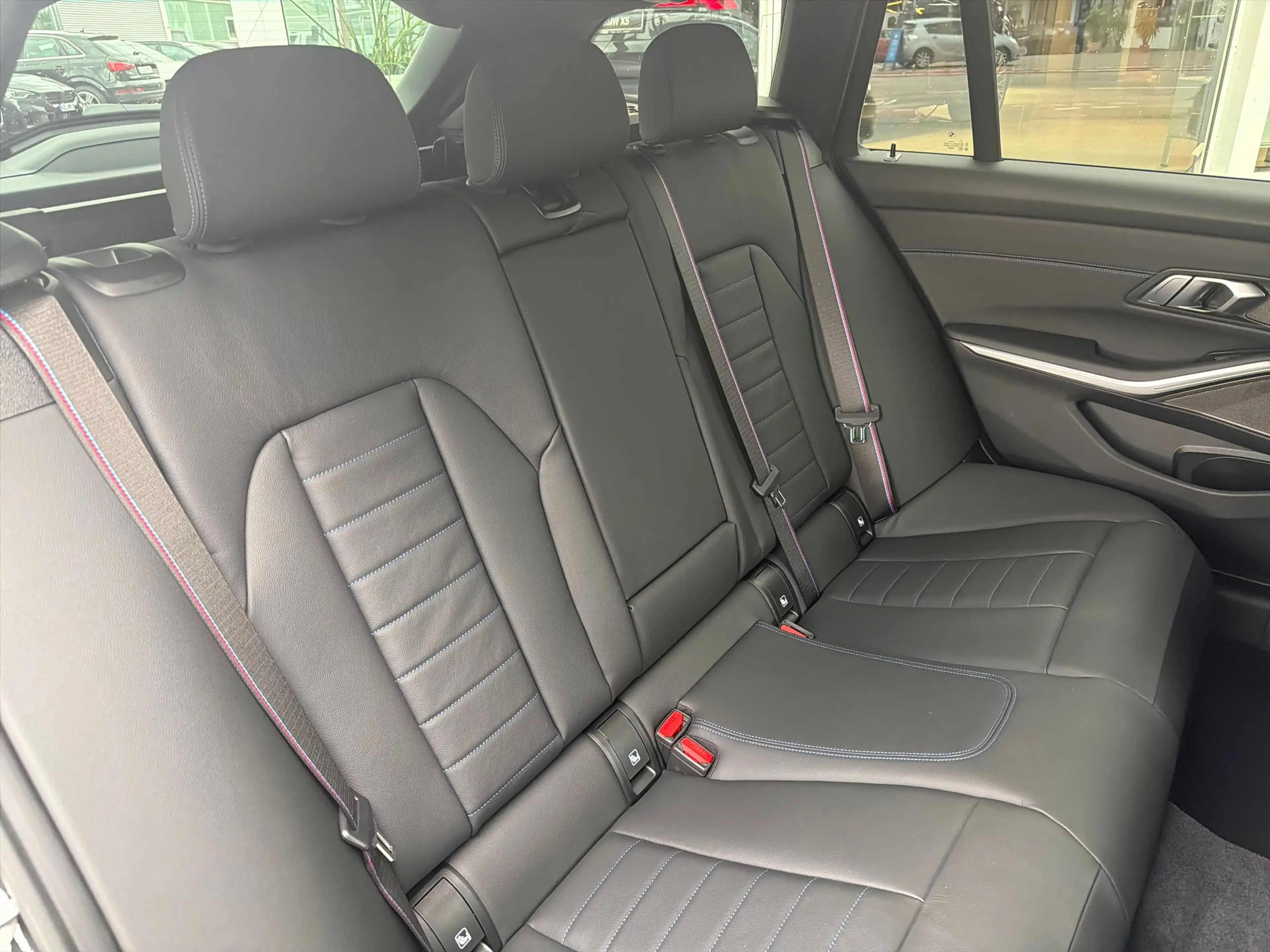 BMW 340 M340i xDrive Touring — photo 8