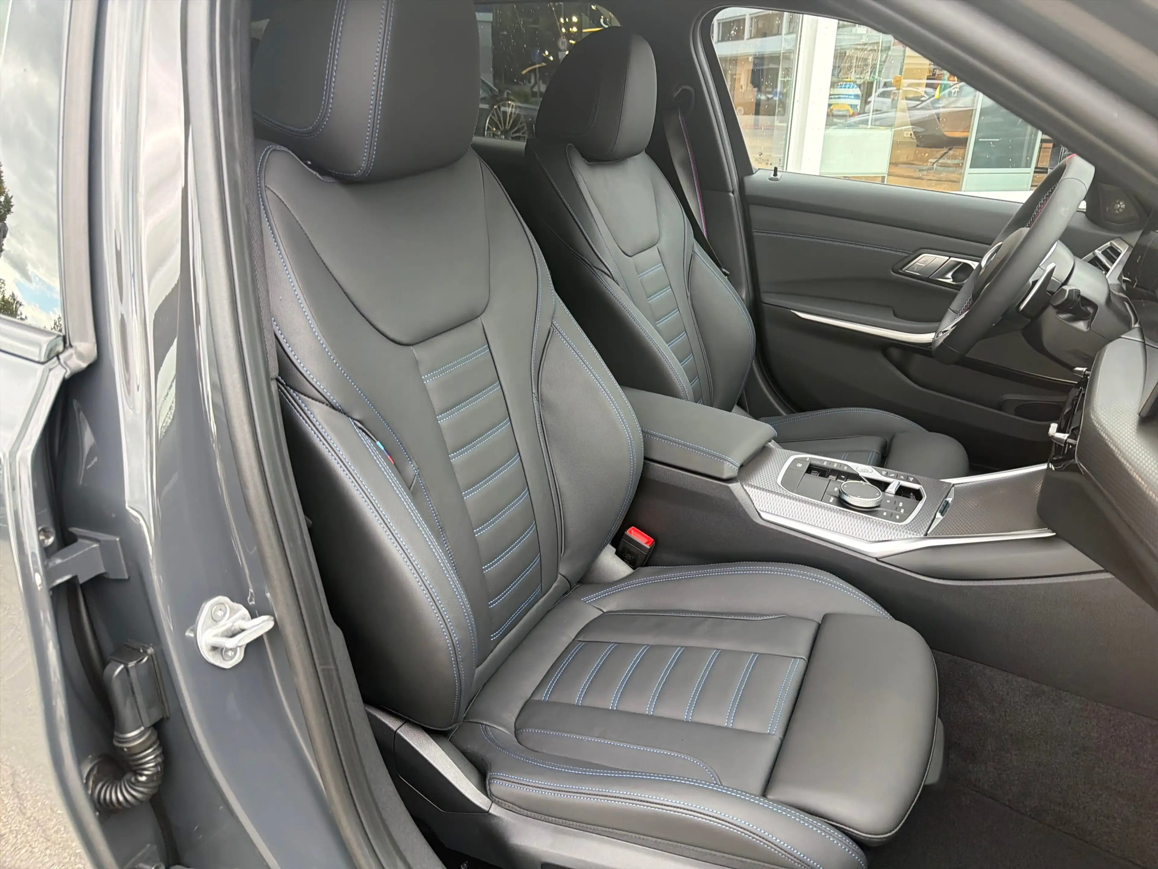 BMW 340 M340i xDrive Touring — photo 9