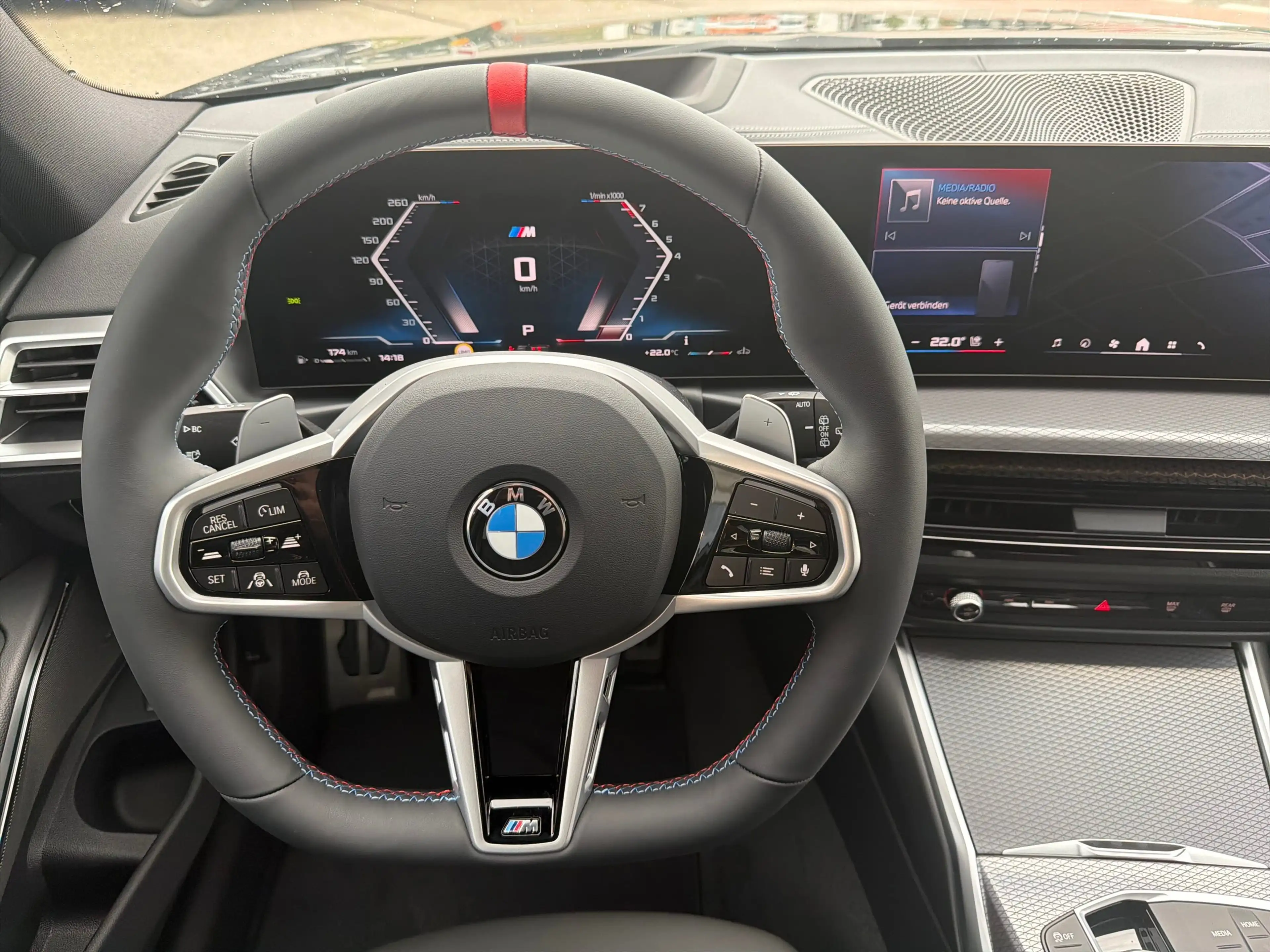 BMW 340 M340i xDrive Touring — photo 12