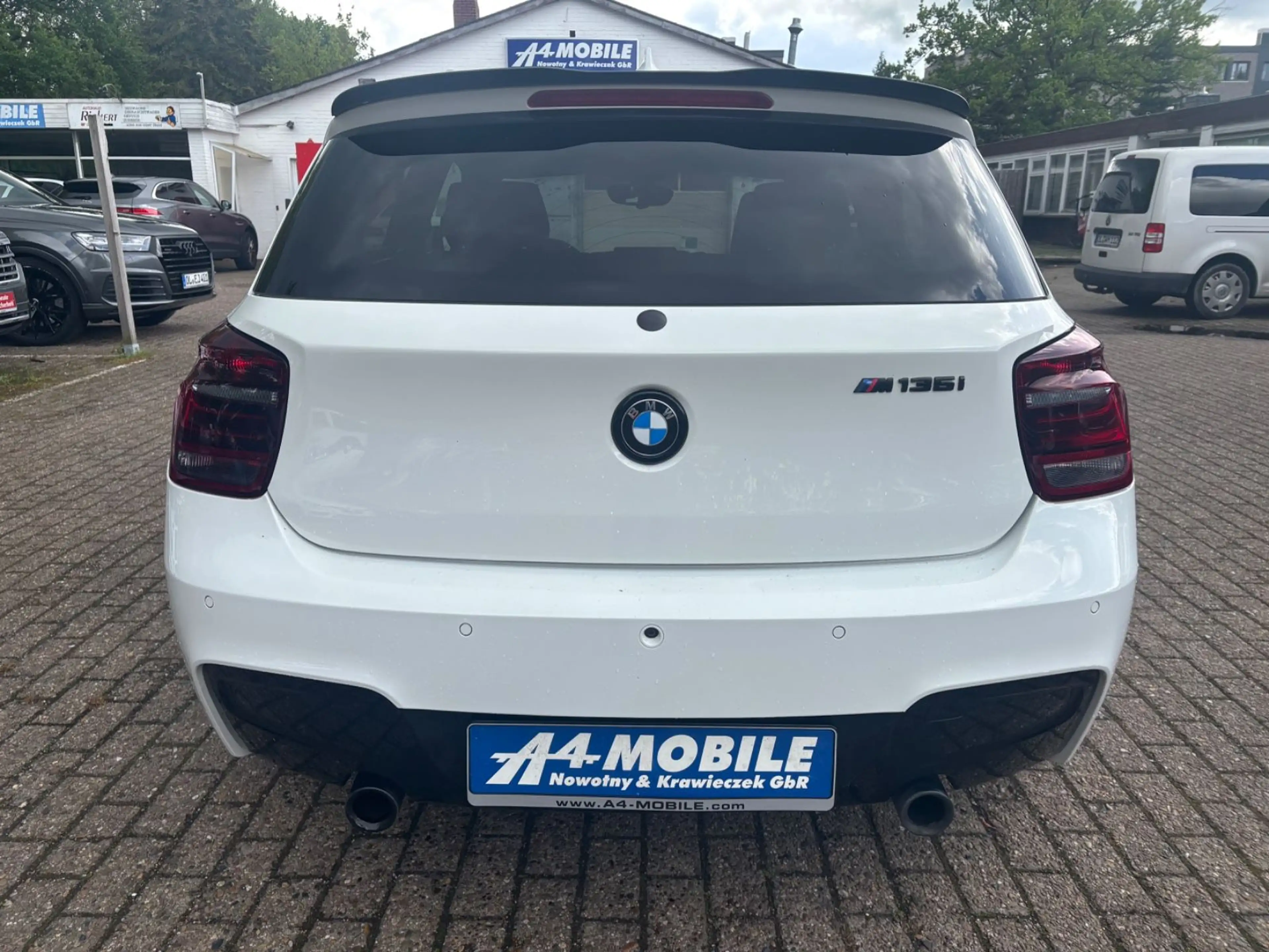 BMW 135 i xDrive Aut. Navi Bi-Xenon Keyless Kamera — photo 9