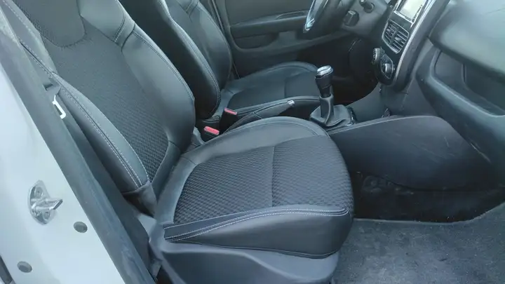 Renault Clio Sport Tourer TCe Energy Zen 2018, foto 12