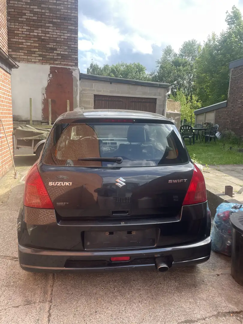 Suzuki Swift 1.3 DDiS GL Airco a vendre pour pièces ou export - 1