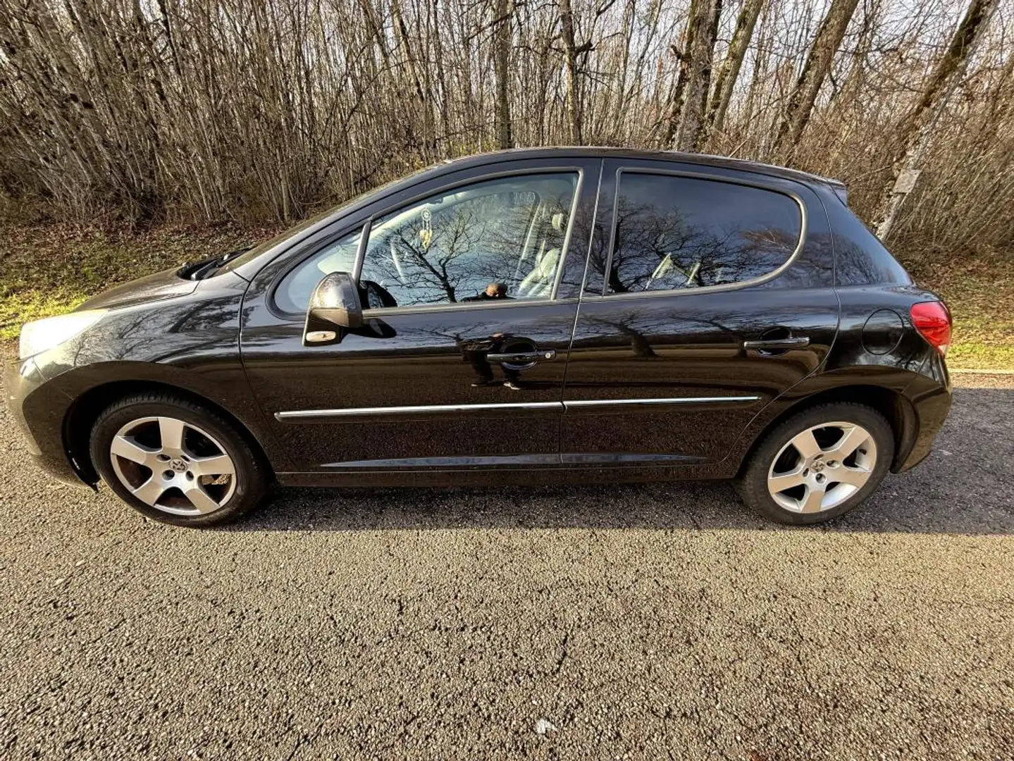 Peugeot 207 1.6 HDi90 Féline 5p Noir - 2