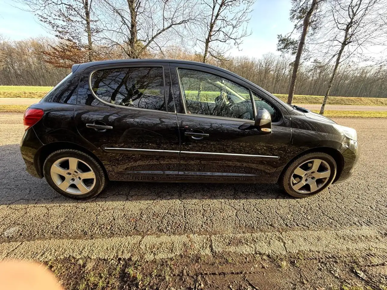 Peugeot 207 1.6 HDi90 FÃ©line 5p