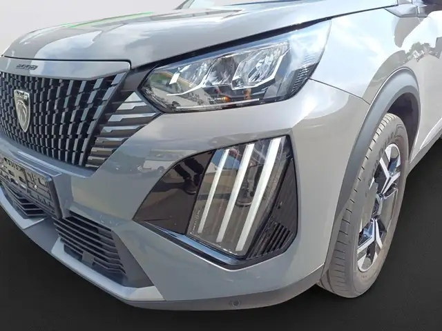 Peugeot 2008 view 9