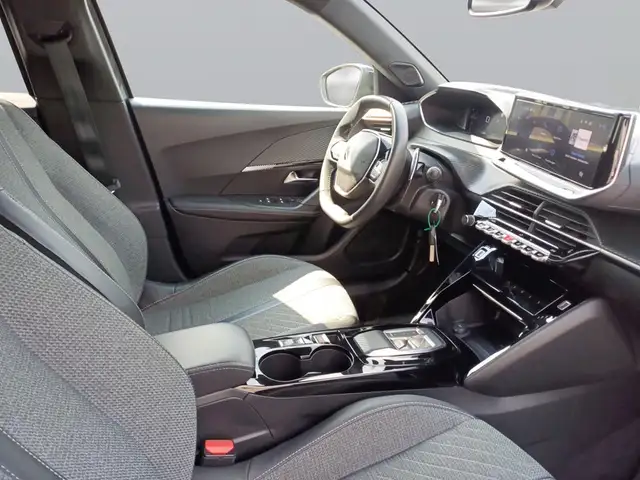 Peugeot 2008 view 11