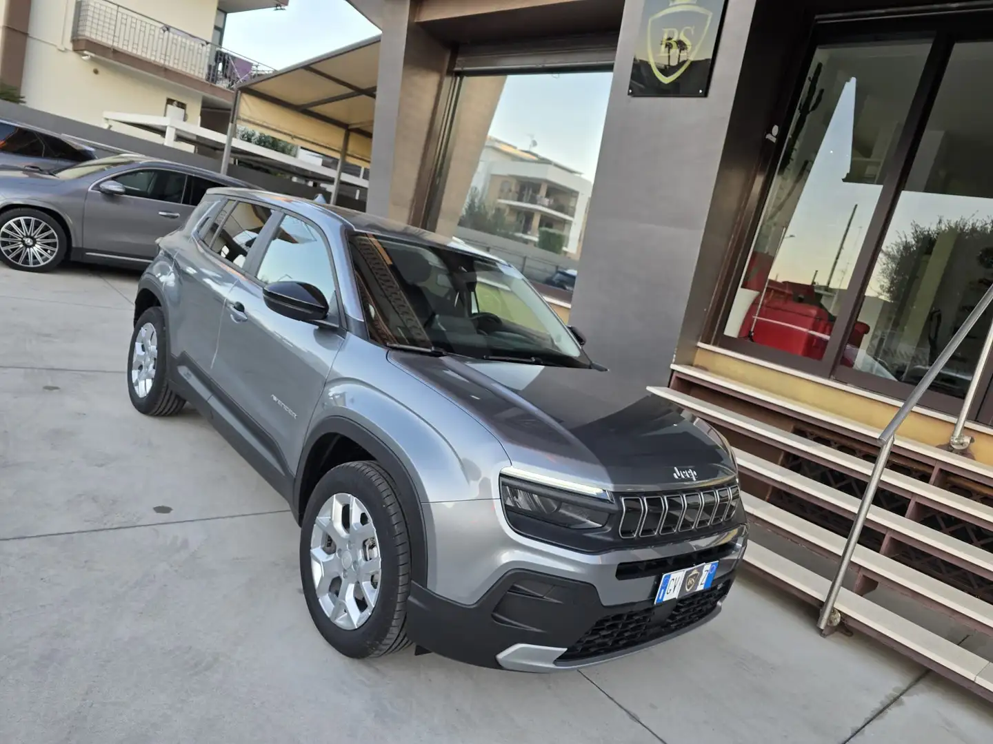Jeep Avenger 1.2 turbo e-hybrid mhev Altitude fwd 110cv edct6 Grigio - 2