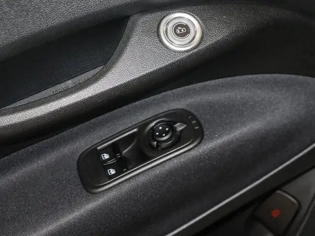 Fiat 500e view 14