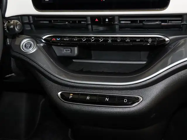 Fiat 500e view 8