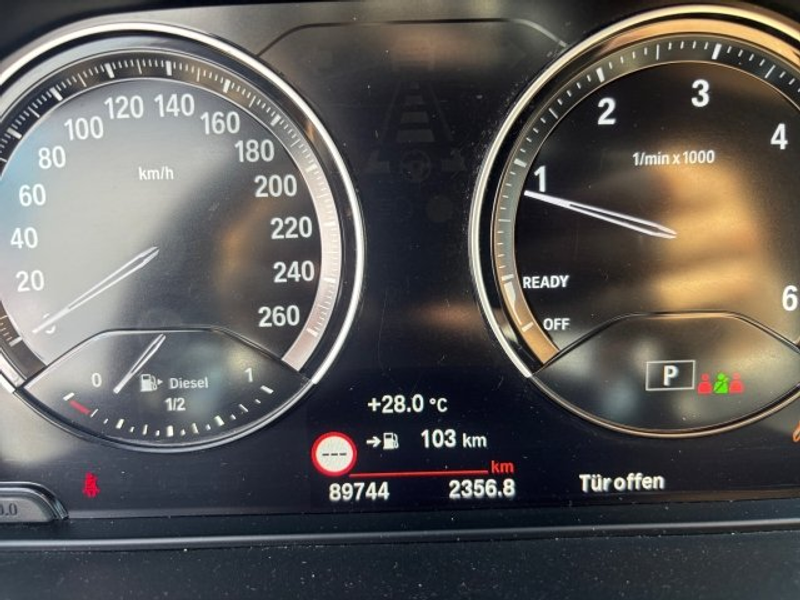 BMW 540 d xDrive Touring G61 B57 — photo 14