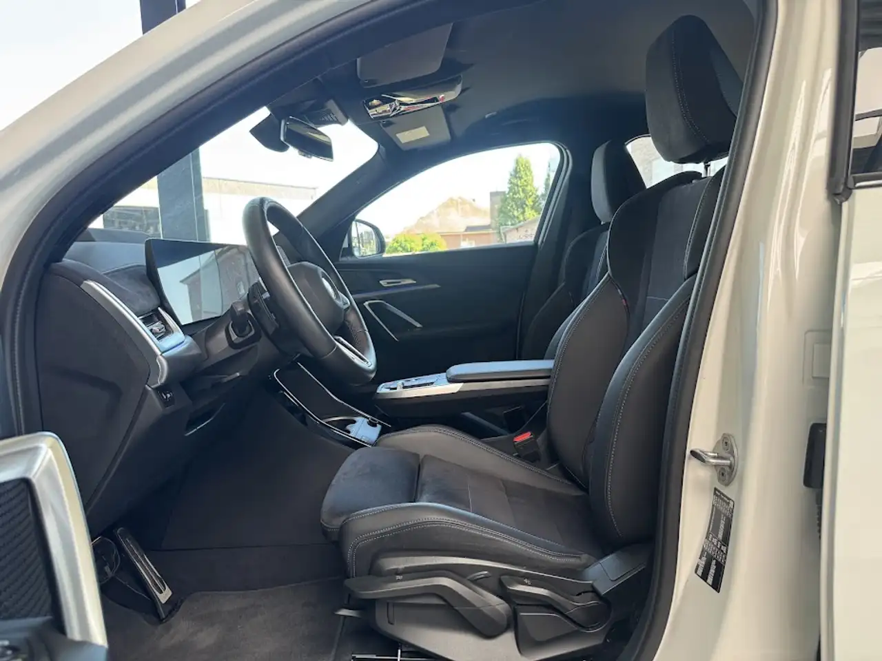 BMW X2 sDrive20i M Sport / HUD / 360CAM / ICONIC GLOW, миниатюра 21