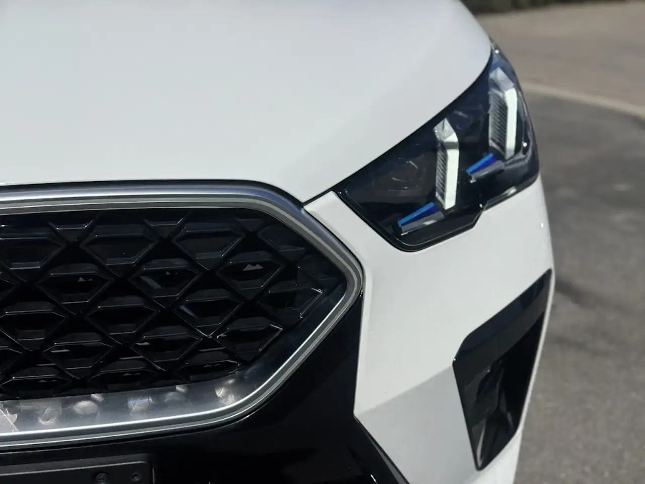 BMW X2 sDrive20i M Sport / HUD / 360CAM / ICONIC GLOW, миниатюра 3