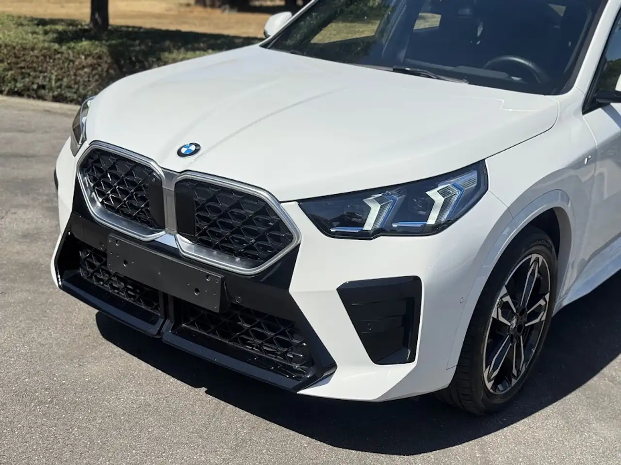 BMW X2 sDrive20i M Sport / HUD / 360CAM / ICONIC GLOW, миниатюра 2