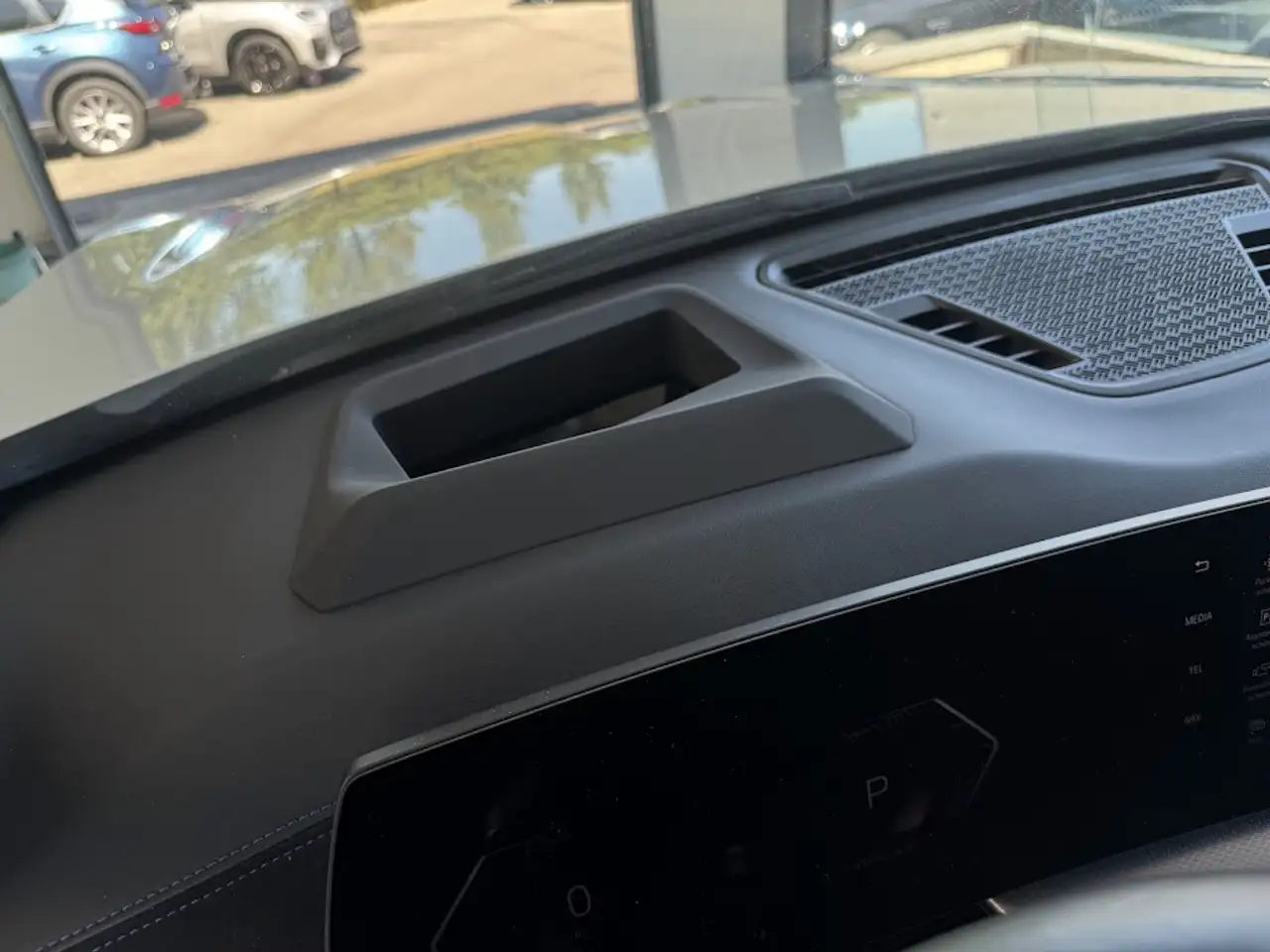 BMW X2 sDrive20i M Sport / HUD / 360CAM / ICONIC GLOW, миниатюра 27