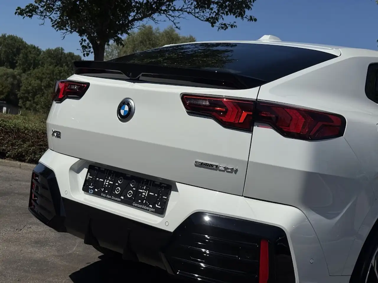 BMW X2 sDrive20i M Sport / HUD / 360CAM / ICONIC GLOW, миниатюра 11