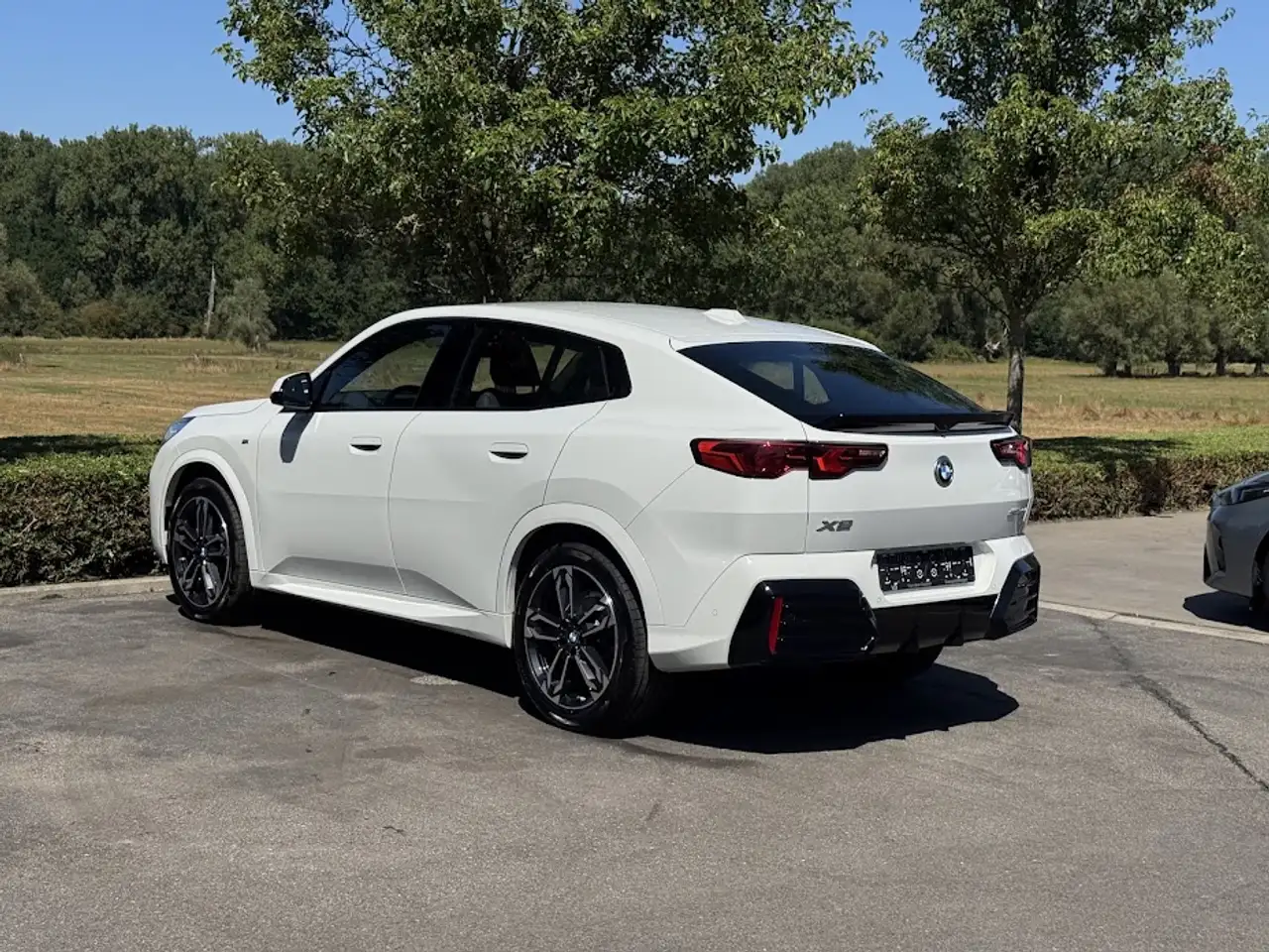 BMW X2 sDrive20i M Sport / HUD / 360CAM / ICONIC GLOW, миниатюра 14