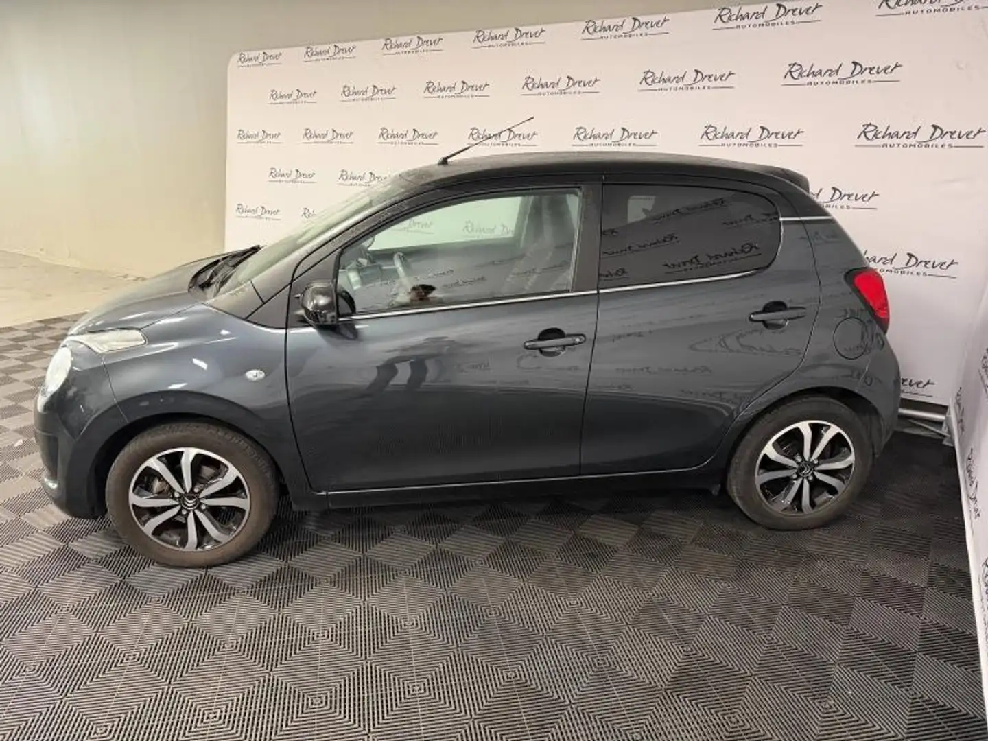 Citroen C1 VTi 72 S\u0026S Shine 5p E6.d Gris - 2