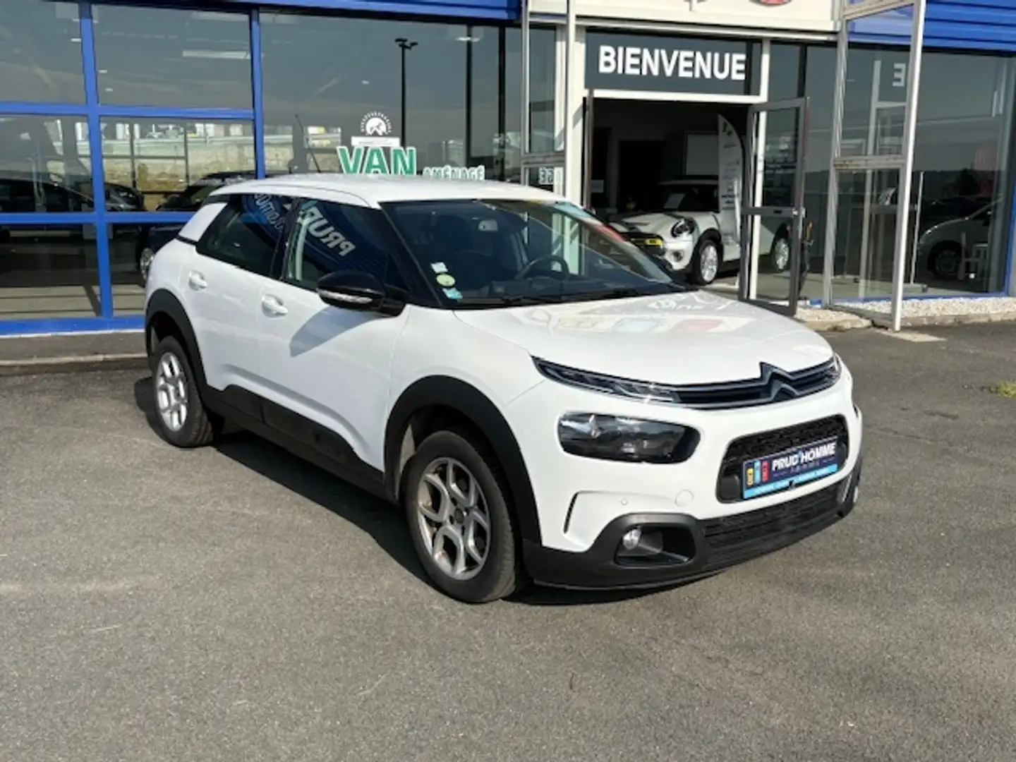 Citroen C4 Cactus BLUEHDI 100CH S\u0026S FEEL BUSINESS Wit - 2