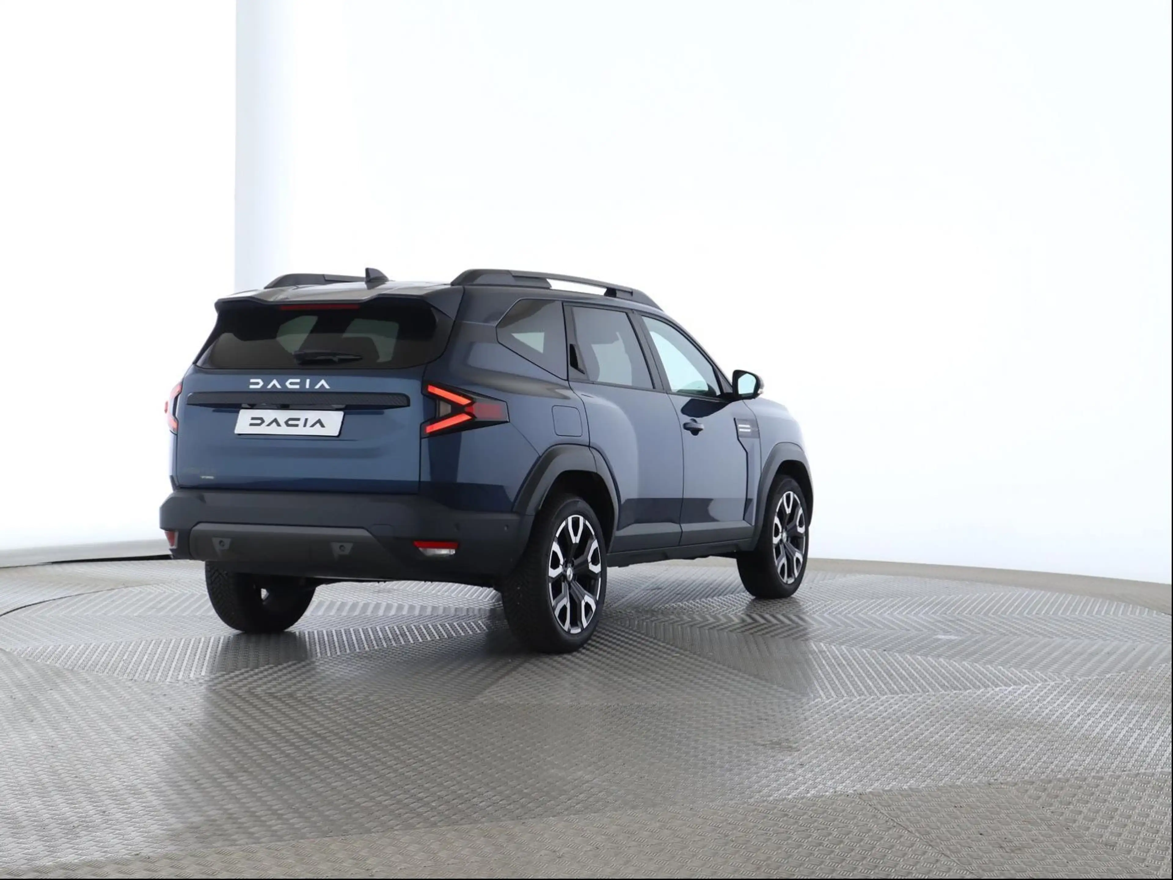 Dacia Bigster Hybrid 155 Journey, City- & Winterpaket+ — photo 3